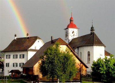 Kirche, Pfarrhaus und Scheune Neudorf